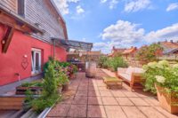 Dreifamilienhaus mit modernem Wohnkomfort und attraktivem Investitionspotenzial - Terrasse OG
