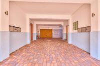 Dreifamilienhaus mit modernem Wohnkomfort und attraktivem Investitionspotenzial - Innenhof