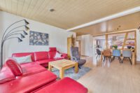 Dreifamilienhaus mit modernem Wohnkomfort und attraktivem Investitionspotenzial - Wohnzimmer OG