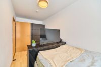 Dreifamilienhaus mit modernem Wohnkomfort und attraktivem Investitionspotenzial - Schlafzimmer EG