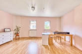 Modernisiertes Wohnhaus mit großzügiger Raumaufteilung in beliebter Lage - Arbeitszimmer