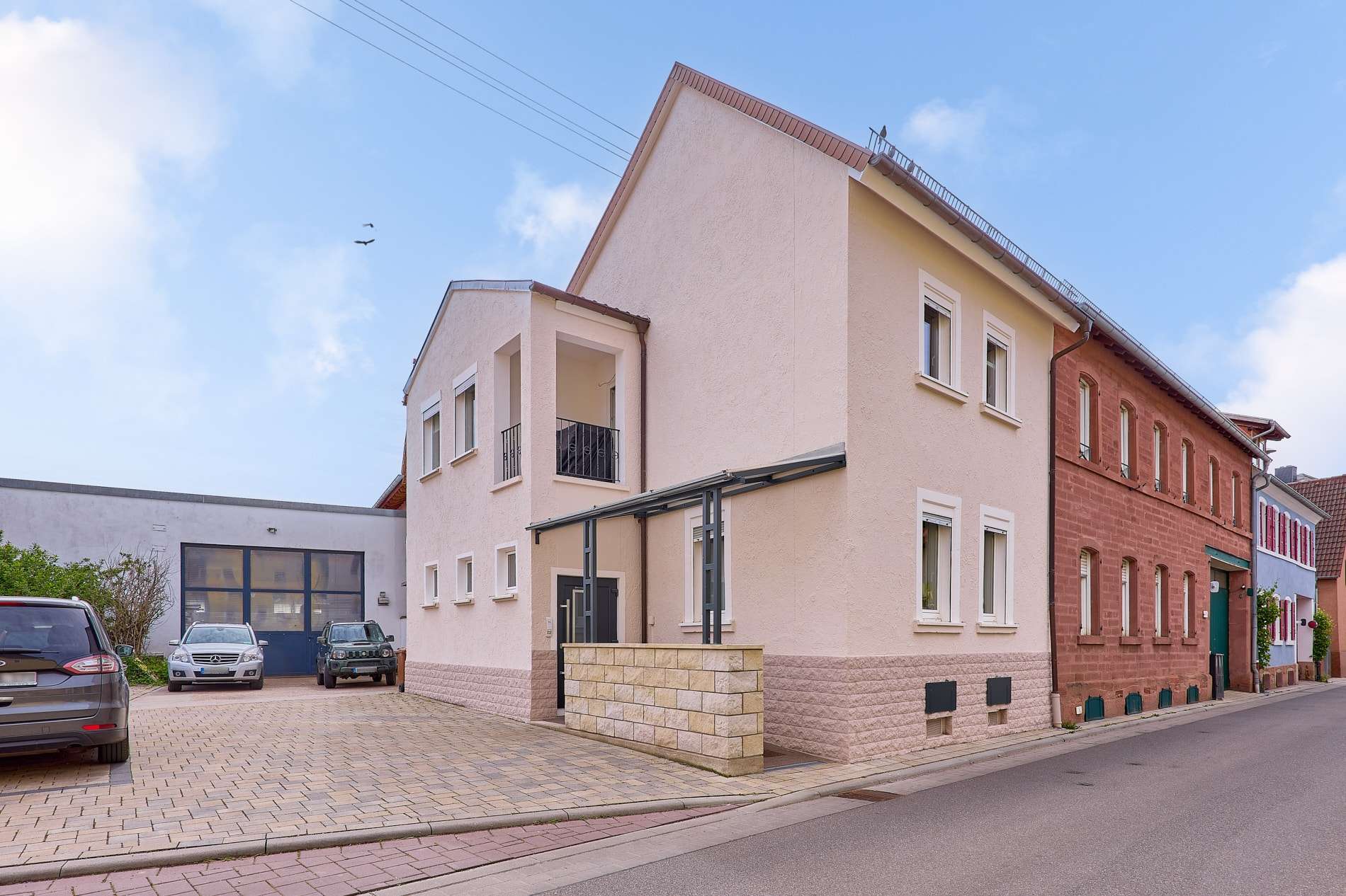 Modernisiertes Wohnhaus mit großzügiger Raumaufteilung in beliebter Lage, 67434 Neustadt an der Weinstraße, Einfamilienhaus