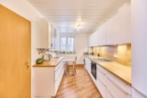 Modernisiertes Wohnhaus mit großzügiger Raumaufteilung in beliebter Lage - Küche
