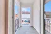 Modernisiertes Wohnhaus mit großzügiger Raumaufteilung in beliebter Lage - Balkon