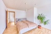 Modernisiertes Wohnhaus mit großzügiger Raumaufteilung in beliebter Lage - Schlafzimmer