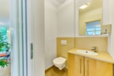 Attraktive Kombination - Stadthaus mit modernisiertem, gewerblich genutzten Anbau - WC