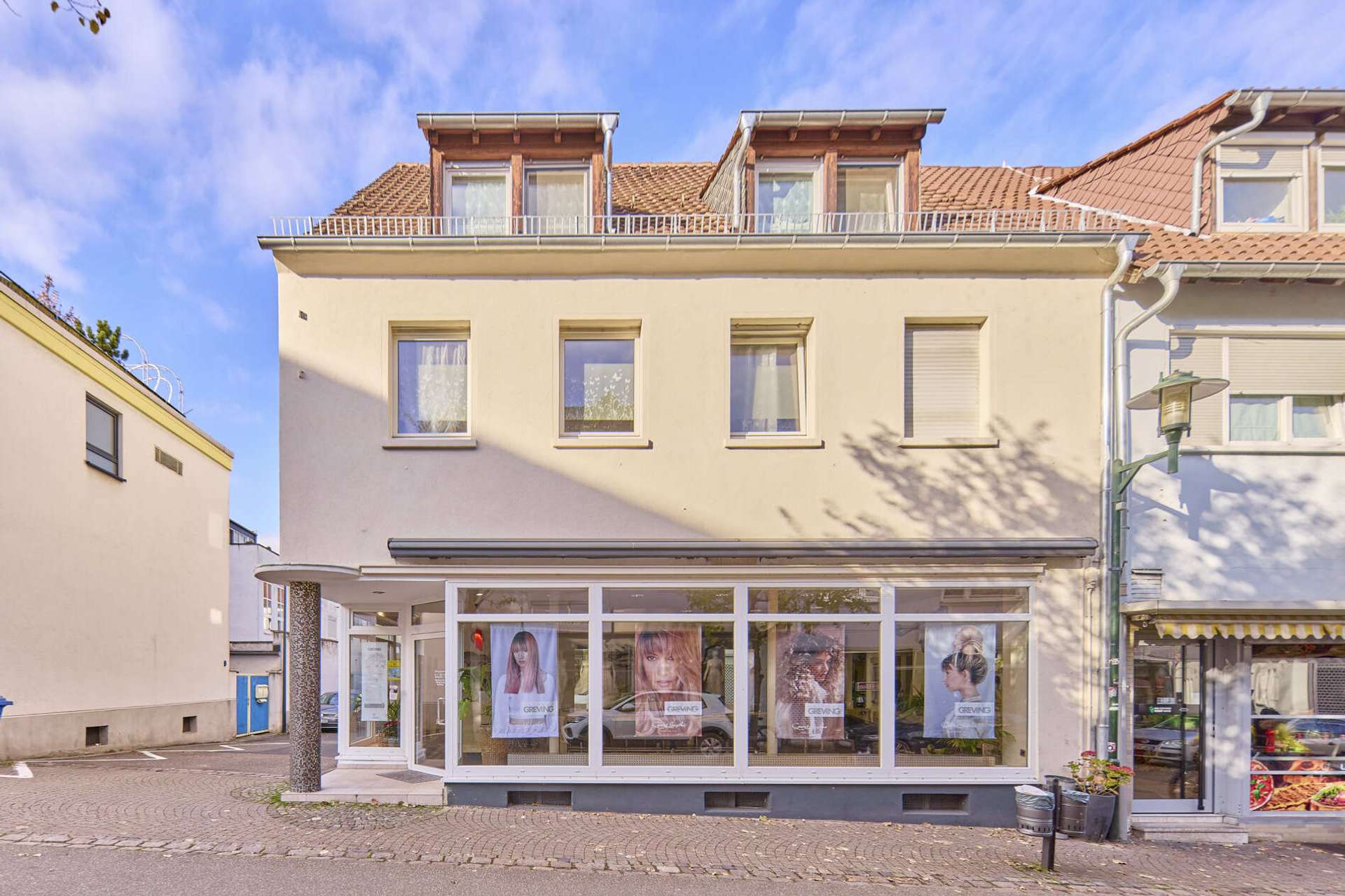 Über 5 % Rendite: Mehrfamilienhaus mit großzügiger und moderner Gewerbeeinheit, 67098 Bad Dürkheim, Renditeobjekt