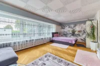 Vielseitiges Wohnensemble mit drei Wohneinheiten unter einem Dach - Schlafzimmer