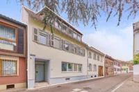 Vielseitiges Wohnensemble mit drei Wohneinheiten unter einem Dach - Außenensicht