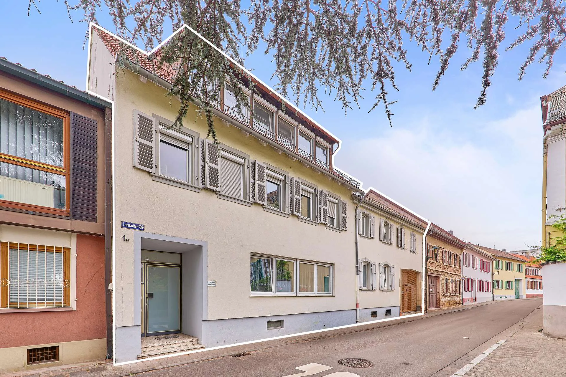 Vielseitiges Wohnensemble mit drei Wohneinheiten unter einem Dach, 67098 Bad Dürkheim, Mehrfamilienhaus