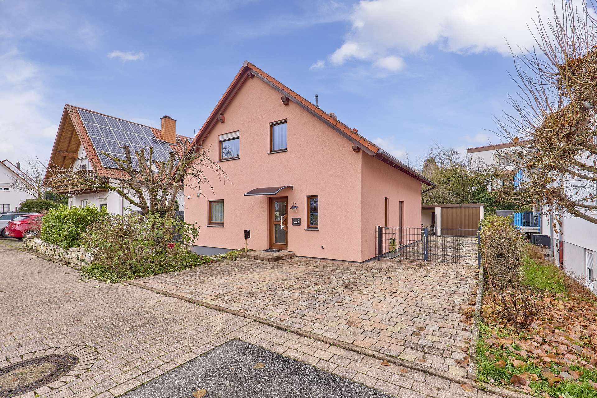 Großzügiges Familienhaus mit Kamin, lichtdurchfluteten Räumen & weitläufigem Garten, 67366 Weingarten (Pfalz), Einfamilienhaus