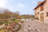 Teilrenoviertes Einfamilienhaus mit großem Garten in Weinbergrandlage - Terrasse