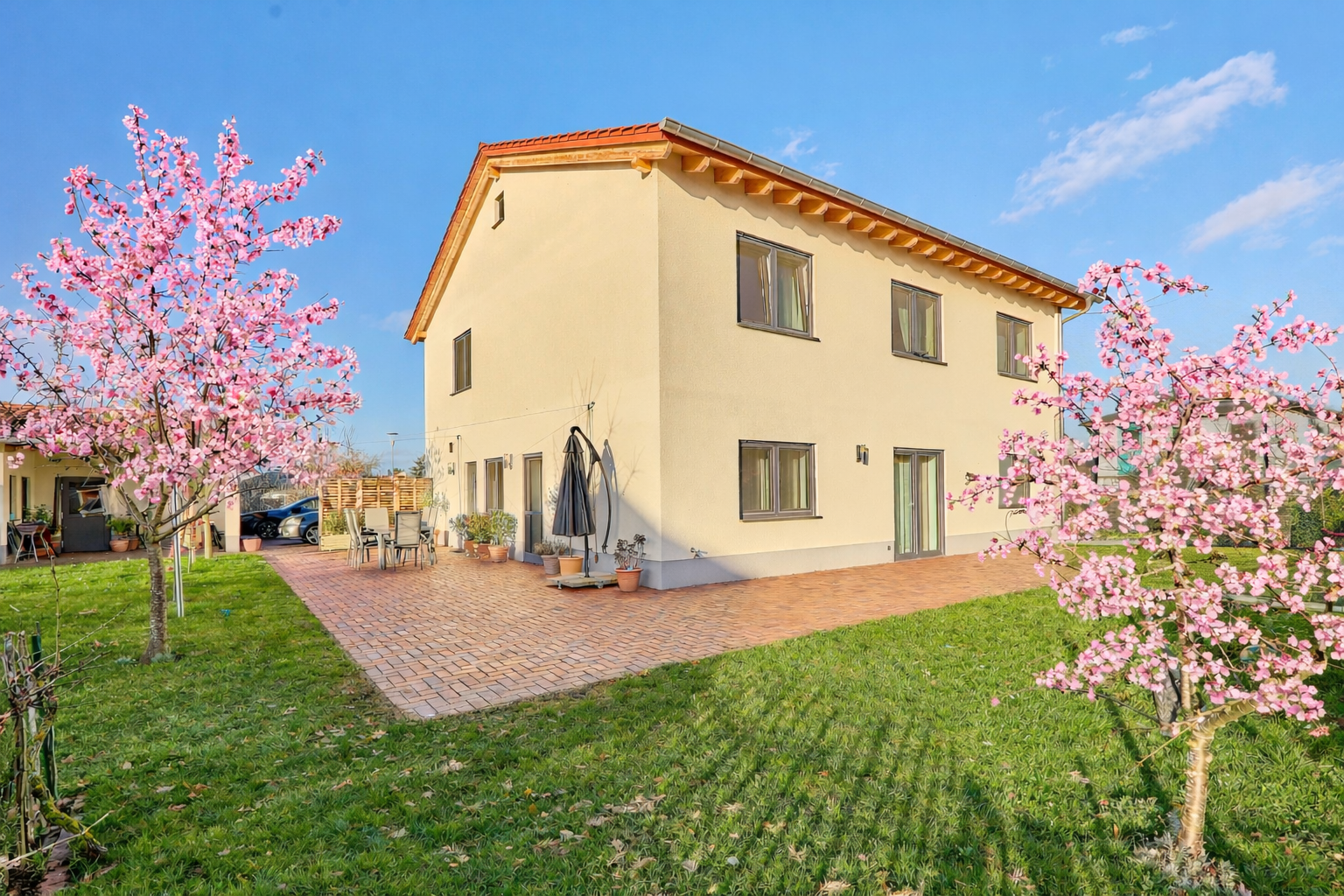 Zukunftssicher Wohnen: Modernes KfW-40 Effizienzhaus mit hochwertiger Ausstattung & großem Garten, 67377 Gommersheim, Einfamilienhaus